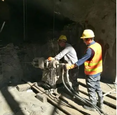 新密水下抗分散灌浆料特点 水下不分散注浆料介绍