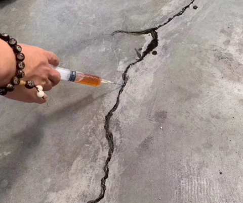 新密混凝土裂缝修补技术详解​
